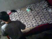 棚户区站街女蜗居接客偷拍没有戴套就开干的大叔挺猛的床不停的摆动