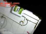 重金新购豪门女厕偷拍系列制服美眉用验孕棒反复检测自己的尿液