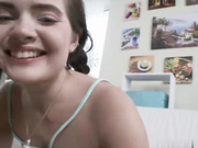 少女第一次做爱嘴巴难以放下阴茎菊花也给力超紧