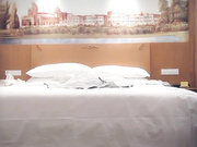 男魔小天后入近景展示大屌猛男干得嫩妹求饶