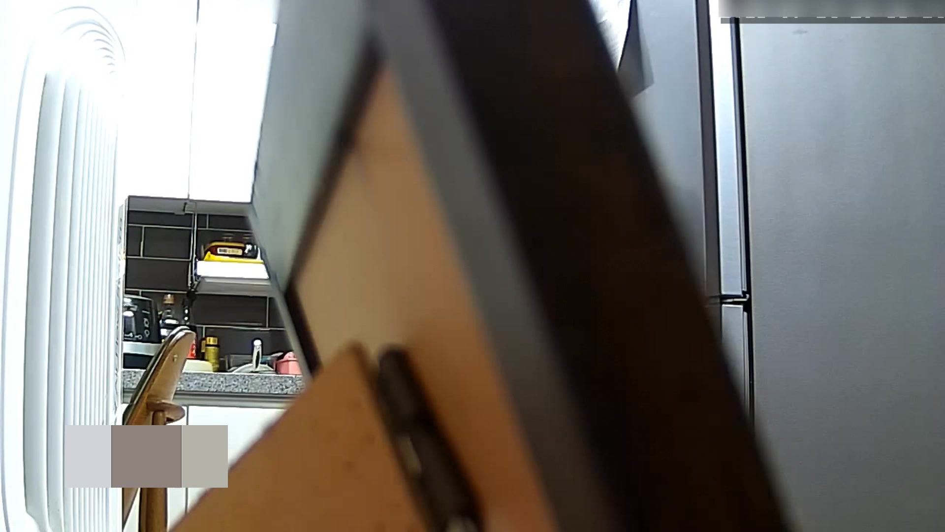 【精品推薦】駭客盜錄大奶大屁股極品少婦洗完澡後全裸護膚餵小狗 720P高清原版