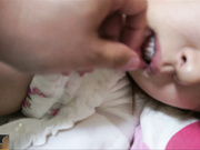 精品推薦 漂亮白領嫩乳小姐姐KTV喝醉被帶入家中脫光衣服任意玩弄 無套內射中出～1080P高清