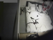 情趣酒店拍攝到的假期大學生眼鏡妹子穿著情趣肚兜裝和男友開房玩刺激 貌似還帶了不少裝備 有點猛啊 露臉高清