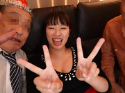 [KAM-120] 旦那の上司の昇進祝いでセクハラされまくり NTR人妻ホームパーティー 【破解】 - 1of5