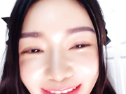 白丝露脸无毛逼微微小阿姨一个人精彩大秀直播，淫声荡语互动撩骚揉奶玩逼道具抽插，高潮喷水特写展示好刺激