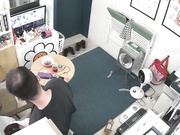 黑客破解监控摄像头偷拍 貌似漫画工作室老板和女员工对着监控视频啪啪老板吃药了吧干了几次