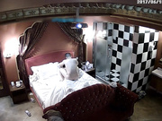 主题酒店投影房偷拍-爱漂亮的小美女正在化妆被迫不及待的中年男子拉到床上啪啪,看样子好像是没把女的操爽!