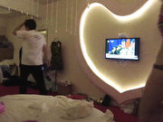 名门夜宴偷拍系列模特黄X拍内衣广告被偷拍近景拍摄还来了个前来试镜的模特