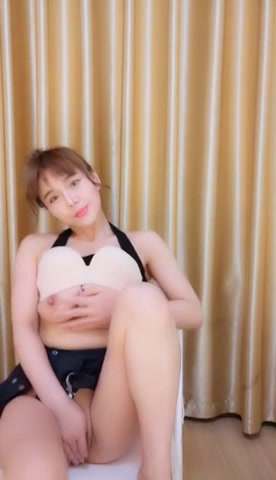 刷六台跑车得到的著名女主播露脸福利