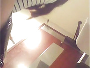 商场坐厕偷拍牛仔裤妹子对着镜头擦逼下面毛毛浓密很性感