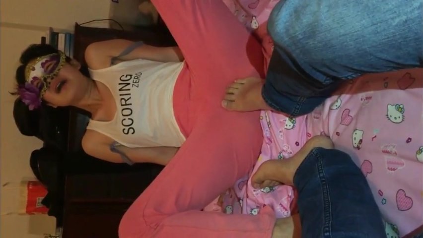 小师妹被冷S圣水电击伺候声音凄惨