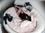 喷血推荐-白嫩漂亮的大学美女刚进房间就被男友扑倒扯掉裤子强行啪啪,操太久受不了不想干了被拉过来继续干!