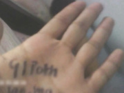 棚户区底层嫖妓小超市老板娘借着超市打掩护偷偷在小暗房接客对白有趣