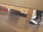 牛人潜入商场女厕侧拍撅着屁股嘘嘘的眼镜美眉逼毛很性感