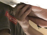 国产迷奸系列-有恋脚癖姐夫把家里带孩子的小姨子弄迷糊了舔完脚开始抽插