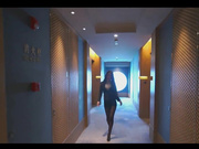 【果哥出品】极品豪乳女神颜瑜Yuki撅黑丝美臀遭咸猪手“白金版”高跟西装性感纹身 超级骚 高清1080P完整版