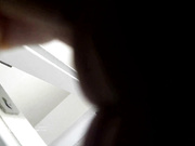 坐盗市最新流出最新一季的潜入办公室OL女厕偷拍站着撒尿的逼貌似不错