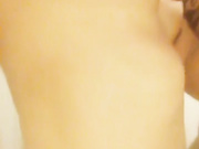 网红何奕恋.和纹身男在浴室啪啪