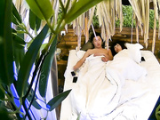 清新房小伙与刚和老公吵完架的风骚少妇偷情滚床单搂起腿猛干肏的正起劲时电话响了接完继续草爽的欲仙欲死