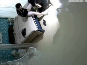 主题店黑色高跟鞋蕾丝连衣裙高雅气质长发美女私会性福眼镜男衣服还没脱就急着吃屌日了2炮美女很激情疯狂