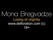 国外破处大片掰开逼逼特写处女膜第十一部 展示长发妹子被破处过程 很是诱惑喜欢不要错过