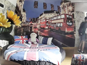 特色酒店伦敦主题房TP大屁股丰满女友貌似很饥渴没有得到满足要自摸
