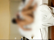 过年放假和饭店老板娘宾馆开房用震棒玩玩她的逼