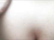 某地艺术学院98年大屁股学妹趴在沙发上被呆哥大鸡巴干哭了,一直说：我不,痛,真痛啊!我求求你,受不了了！