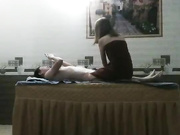 老哥越南找女技师按摩乳推TP啪啪 按摩床上骑乘抽插大力猛操非常诱人