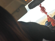 “我是贱B我是骚货好多水老公操死我”对白淫荡开车带着小宝贝到农村庄稼地里车震干的尖叫无套内射