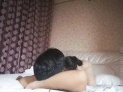 大屌哥洗浴会所爆操96年白嫩性感美女技师,花招太多了,冲刺时抽插速度太快把逼干的“滋滋滋”响,连干2次.国语!