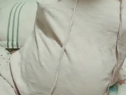 鸡巴痒痒了玩玩小孕妇，抠抠骚逼给狼友看看特写玩玩胀胀的大奶头，调教一下小母狗，鸡巴塞嘴里爽一下