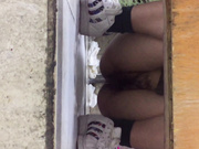 潜入歌剧院女厕偷窥几个高贵气质美女嘘嘘这女厕环境有点乱卫生纸到处乱丢
