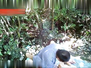 大叔中午户外野战事后鸡巴擦得很仔细