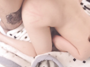 魔都青涩美少女在男友离开时用狗爬式和邻居纹身猛男啪啪做爱 无套顶操干出白浆直接内射嫩穴 高清1080P原版无水