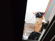 偷拍楼上00后妹子洗澡奶子还不小