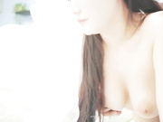 重金众筹-摄影达人和好友高价约操肤白貌美,极品蝴蝶穴美女嫩模公寓边操边拍,蜜桃奶小翘臀干的呻吟求饶