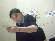 國內某商場公共衛生間拍攝到的各式美女少婦如廁 有個微胖的妹子下面肥美水超多 1080P原版高清
