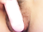 奶子大逼儿肥颜值高的骚主播全程高能演绎，自己揉捏坚挺大奶很诱人，肥逼特写道具插入菊花也爆，高潮喷水叫声骚