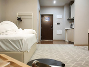 鸭哥寻欢深夜极品高端外围，齐逼牛仔短裤修长美腿，花臂纹身拨开内裤舔逼，翘屁股扣穴特写猛操屁股1080P高清