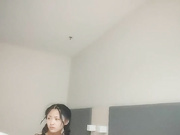 约两个小辫子00后超嫩妹网袜短裤镜头前按头插嘴