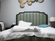 鸭哥只搞嫩妹胸前满纹身顶级女神，转战到床上