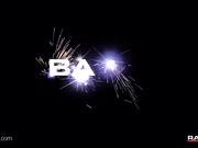 丰乳女郎18CM玻璃棒插进去屁眼干