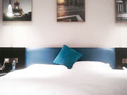 屌絲排骨男星級酒店開房現場直播高價約了個極品吊帶黑絲外圍女啪啪 跪舔雞巴翹臀後入幹得浪叫不斷 口爆顏射吃精 國語對白