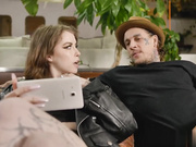 宝宝的小女孩被钻在屁股和嘴里都塞满鸡巴